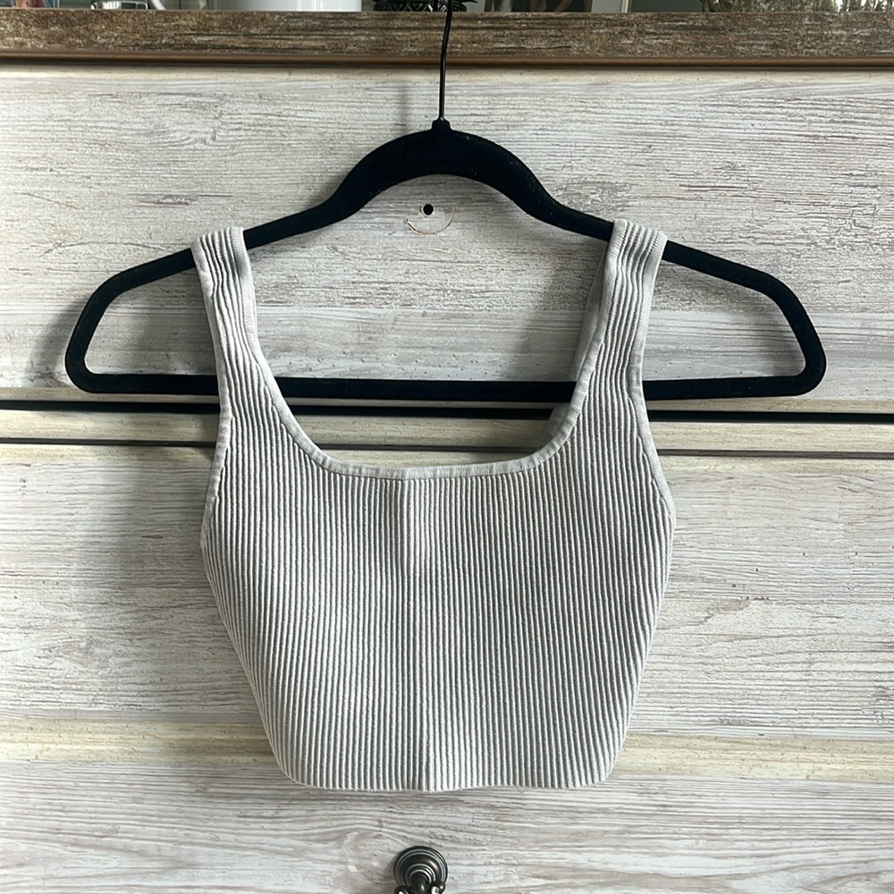 Aritzia sculpt knit squareneck cropped tank top size extra small